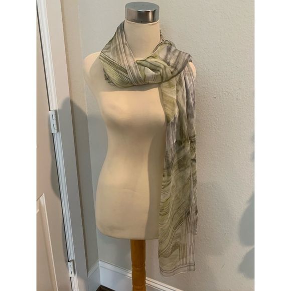 Armani Collezioni Green White Print Silk Scarf NWT - Picture 3 of 7